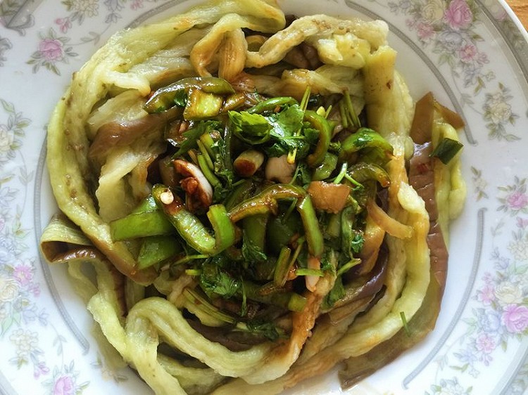 凉拌青椒茄丝的做法