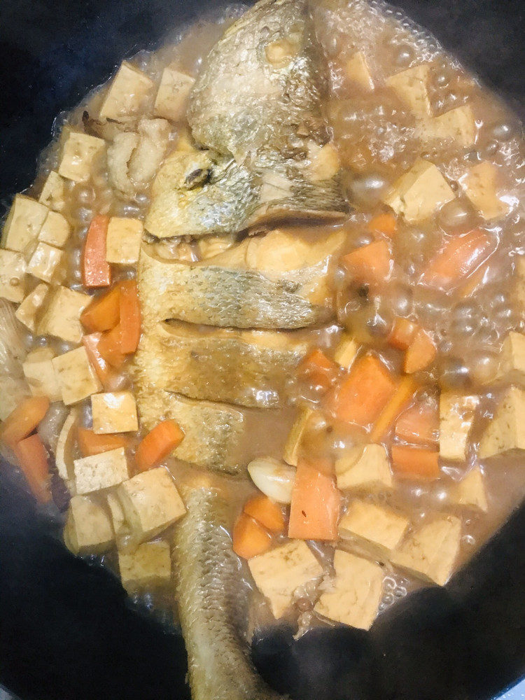 黄鱼烧豆腐的做法