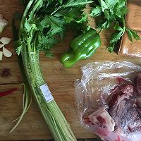 芹菜香干肉丝的做法图解1