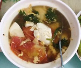 芹菜叶鸡蛋西红柿豆腐汤的做法