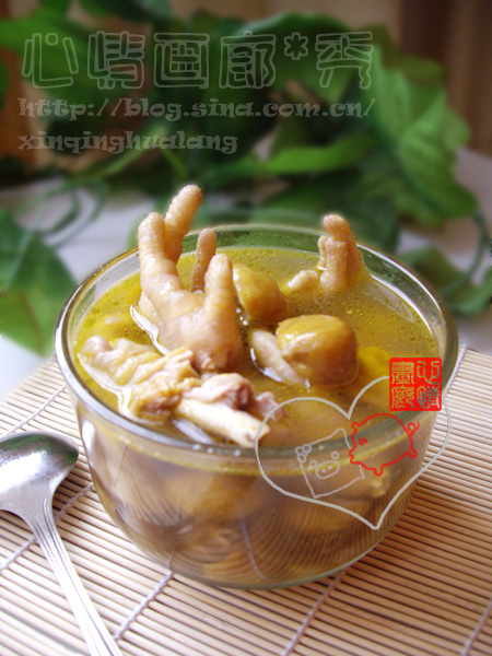 Chicken feet and chestnuts in casserole