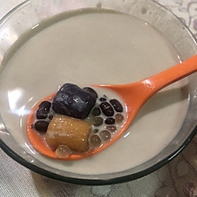 自制红豆芋圆奶茶