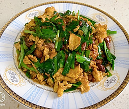 应季快手菜——韭菜鸡蛋炒花生米的做法