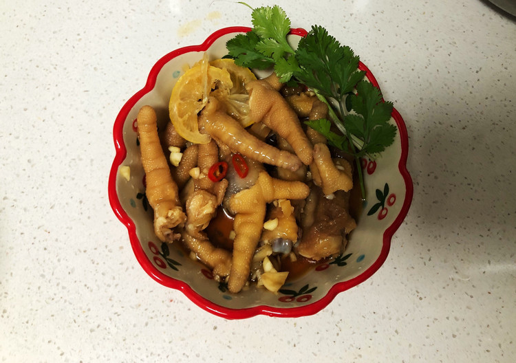 凉拌柠檬酸辣鸡爪的做法