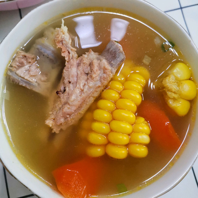 简单营养的玉米排骨汤的做法