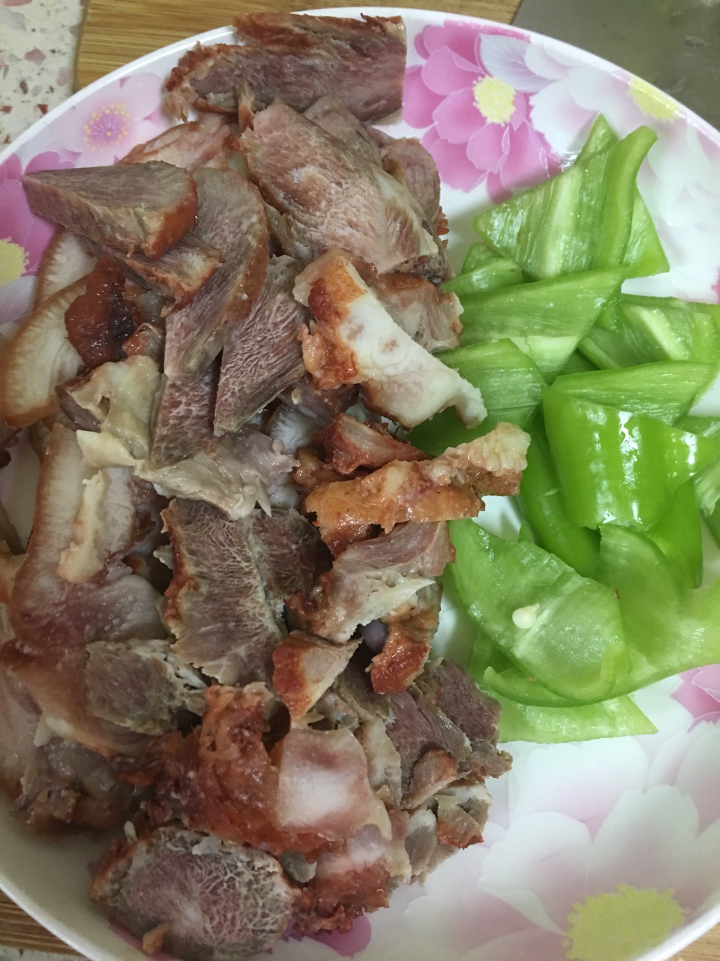 猪头肉怎么做才好吃?--江苏山芋腔餐饮有限公司