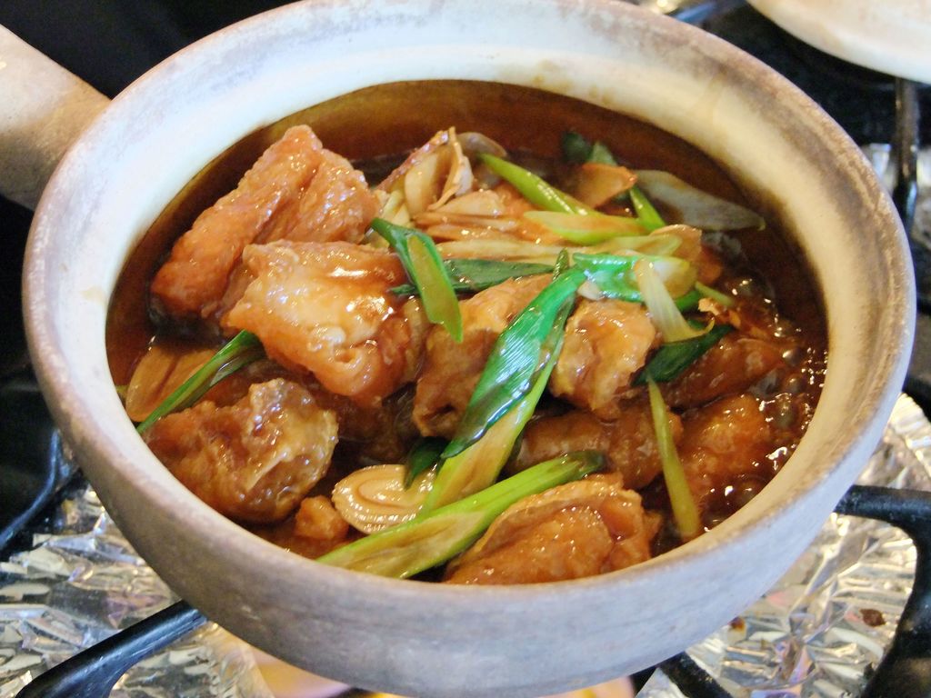 粤菜砂锅鱼腩煲的家常做法，鱼肉不腥，鲜嫩入味，开盖香气迷人 -6park.com