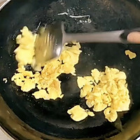 酸甜可口，菠萝炒饭的做法图解5