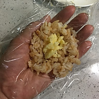 肉松芝士饭团#柏翠辅食节-营养佐餐#的做法图解3