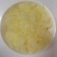 银耳雪梨汤的做法图解1