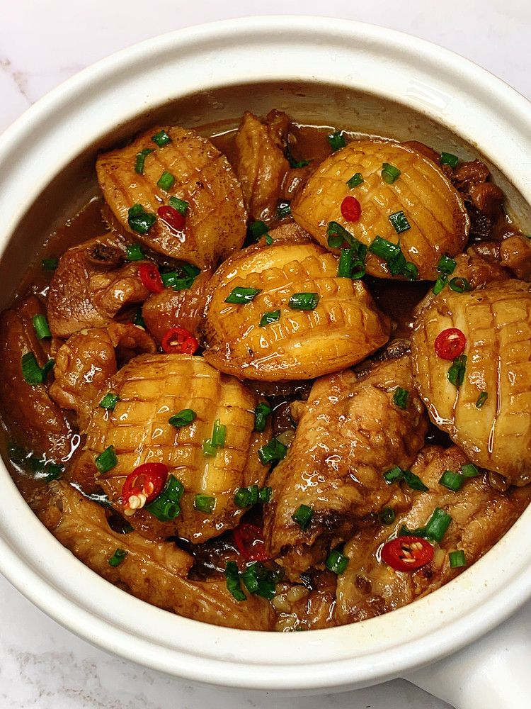 年夜饭菜谱 | 鲍鱼鸡煲，太下饭了！的做法