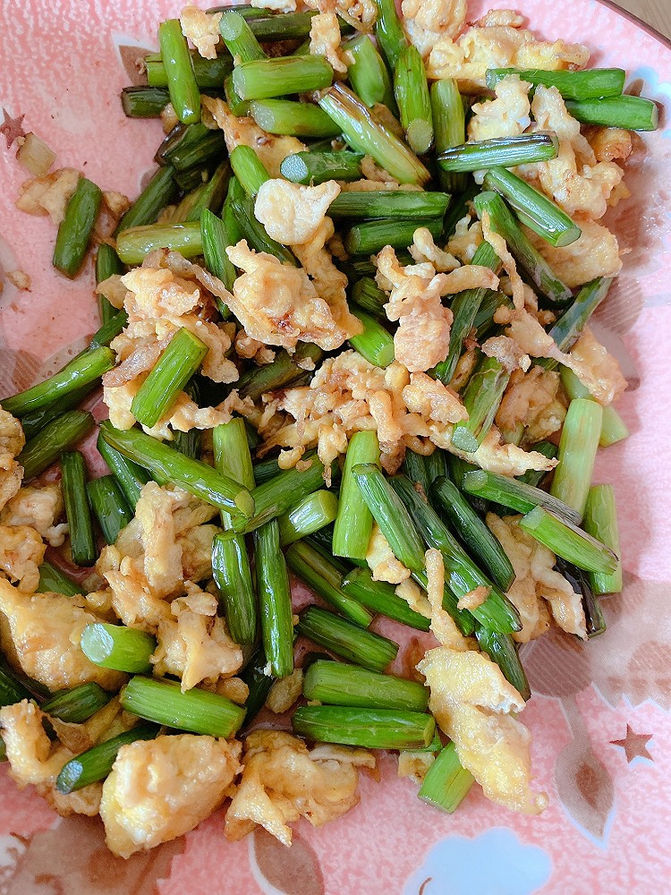 #太太乐鲜鸡汁玩转健康快手菜之鸡蛋蒜苔的做法