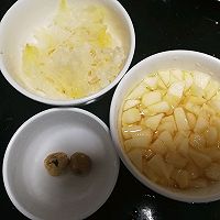 润肺降噪:双果银耳汤(无花果&苹果)的做法图解1