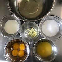 简单容易做的仿真柠檬（海绵蛋糕）的做法图解1