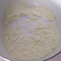 盛夏的美味——简单又可口的牛奶布丁的做法图解2