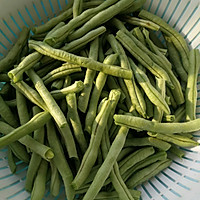 东北炖豆角的做法图解1