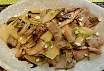 白蘑冬笋炒肉丝的做法