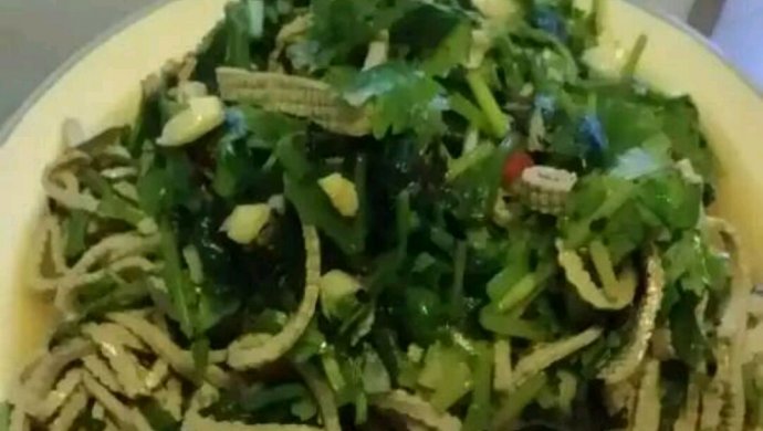 凉拌黑豆腐丝