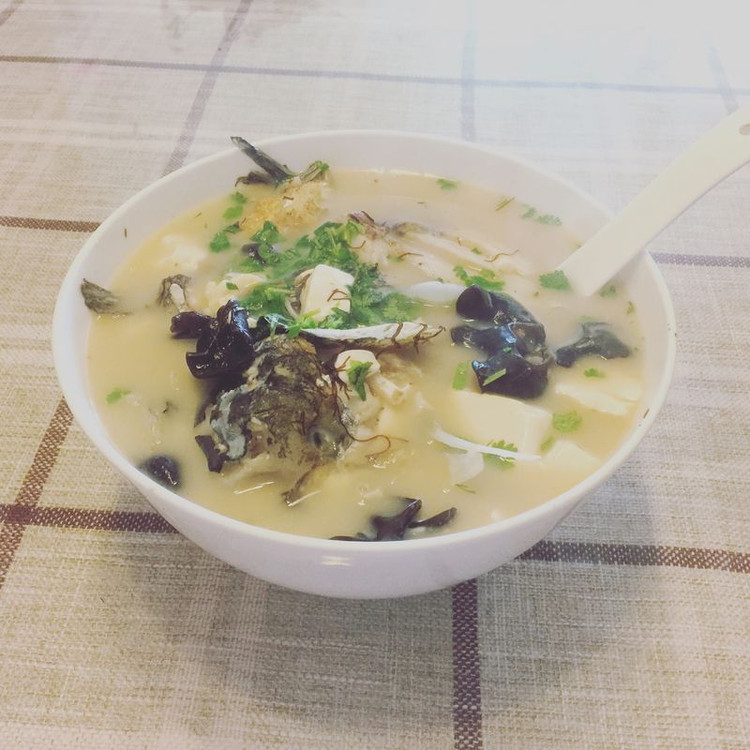 鱼头豆腐汤的做法