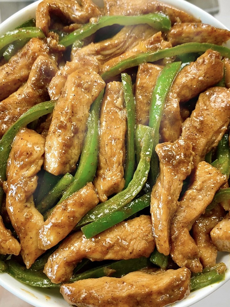 青椒炒鸡胸肉的做法