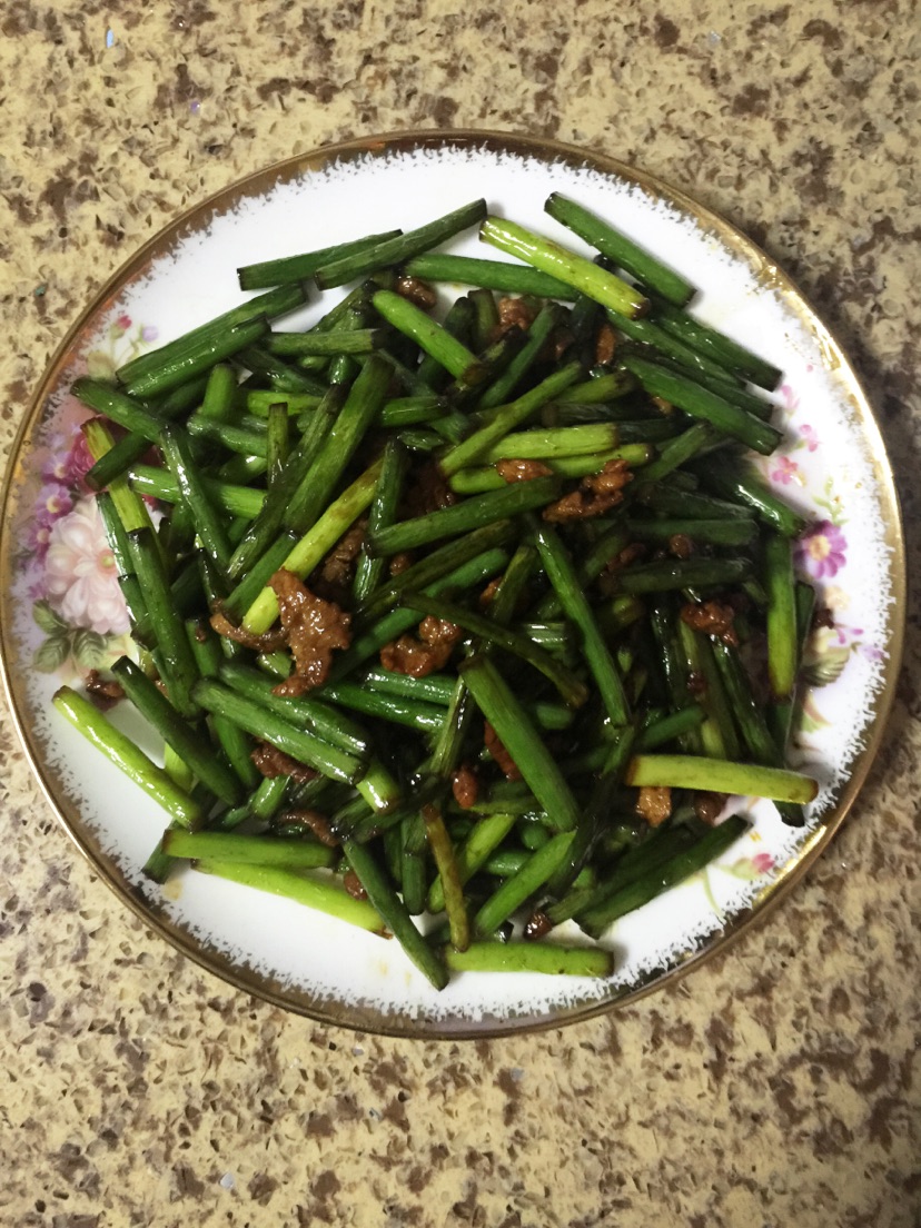 蒜苔炒肉的做法图解3
