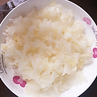 红枣银耳汤羹的做法图解1