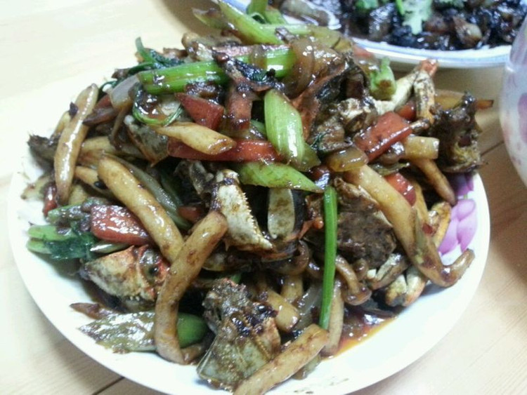 蟹味菇炒螃蟹的做法