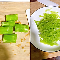 #橄榄中国味 感恩添美味#莴笋炒卷章肉的做法图解2