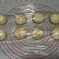 #美味烤箱菜，就等你来做！#红豆毛毛虫面包的做法图解4