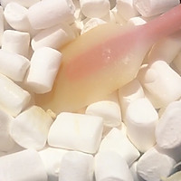 蔓越莓牛奶棒棒糖的做法图解2
