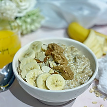 #十分钟开学元气早餐#香蕉牛奶燕麦粥