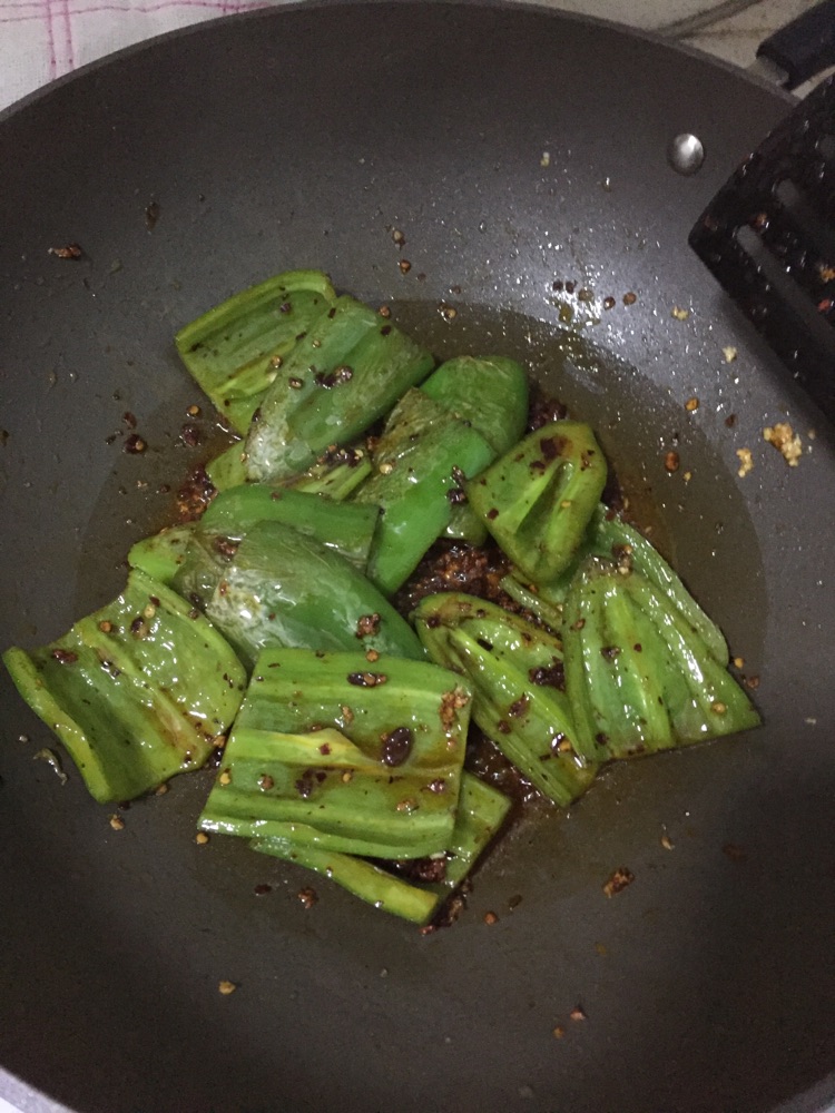 老干妈炒辣椒的做法图解4