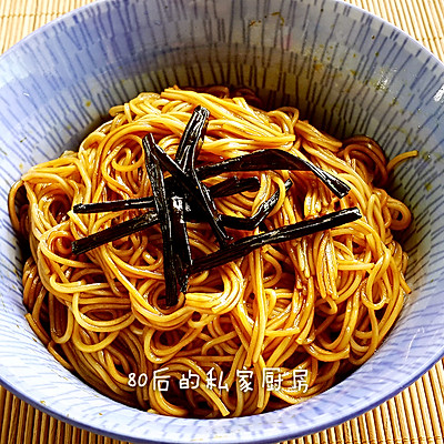 地道的上海风味——葱油拌面