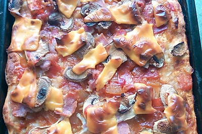 培根蘑菇配番茄洋葱浓汁披萨(含披萨皮,披萨酱做法)