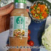 #丘比小能手料理课堂#十分钟金枪鱼低卡沙拉 宝宝也能独立完成的做法图解1