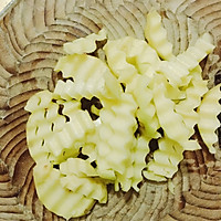 云南风味炸狼牙土豆的做法图解2