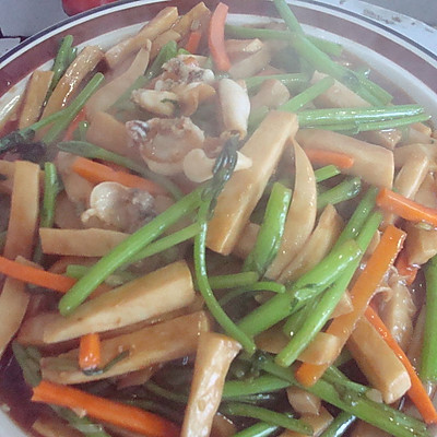 鲍鱼杏鲍菇炒茼蒿秆