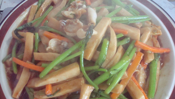 鲍鱼杏鲍菇炒茼蒿秆