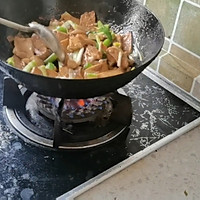 家常菜，蒜苗炒千叶豆腐的做法图解5