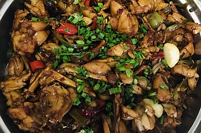干锅牛蛙