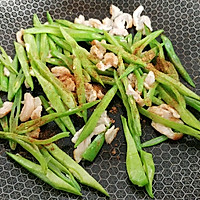 豉香蒜肉焖芸豆的做法图解3