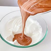 可可爱爱的奶油小熊巧克力蛋糕卷的做法图解9