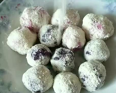 山药火龙果雪花球，紫薯雪花球的做法