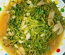 鳕鱼肠炒豌豆苗的做法