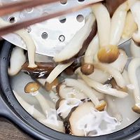 仙剑七里的蘑菇汤饭，真的有那么好吃吗？ | 香喷喷蘑菇饭的做法图解5