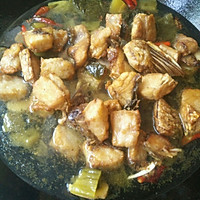 腌菜煮鱼的做法图解7
