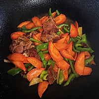 茭白炒肉的做法图解2
