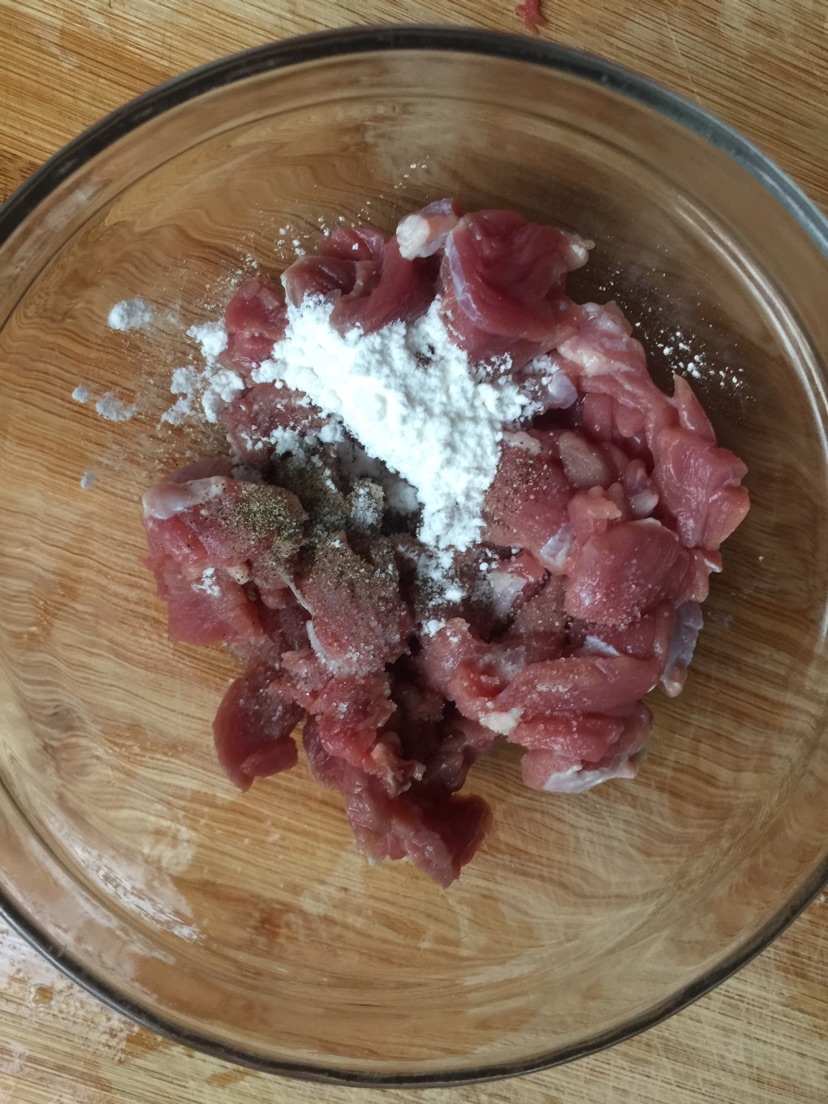 牛肉炒饭的做法图解2