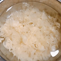 枸杞桂圆银耳汤的做法图解2