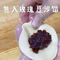 快手早餐～手抓饼吃法5（玫瑰豆沙酥）的做法图解5